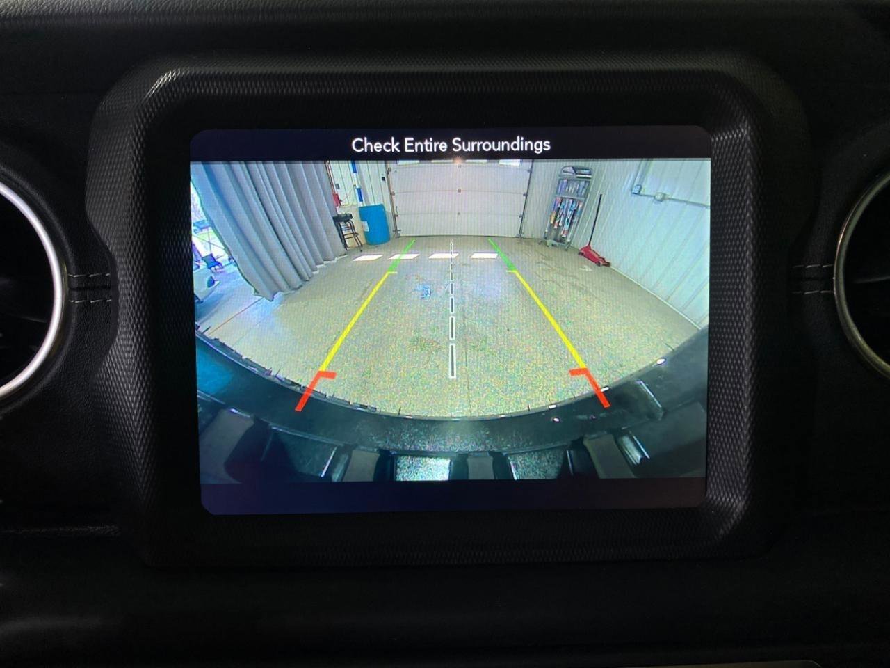 Used 2019 Jeep Wrangler Unlimited Sahara image 12