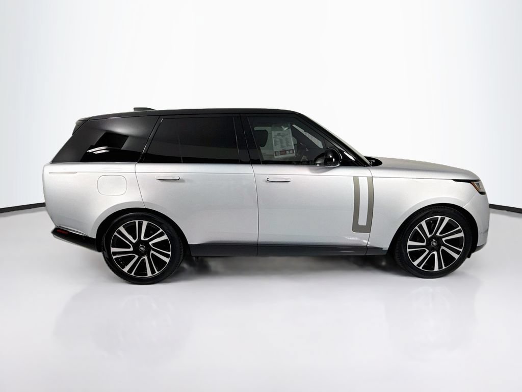 Used 2023 Land Rover Range Rover SE AWD/4WD image 4