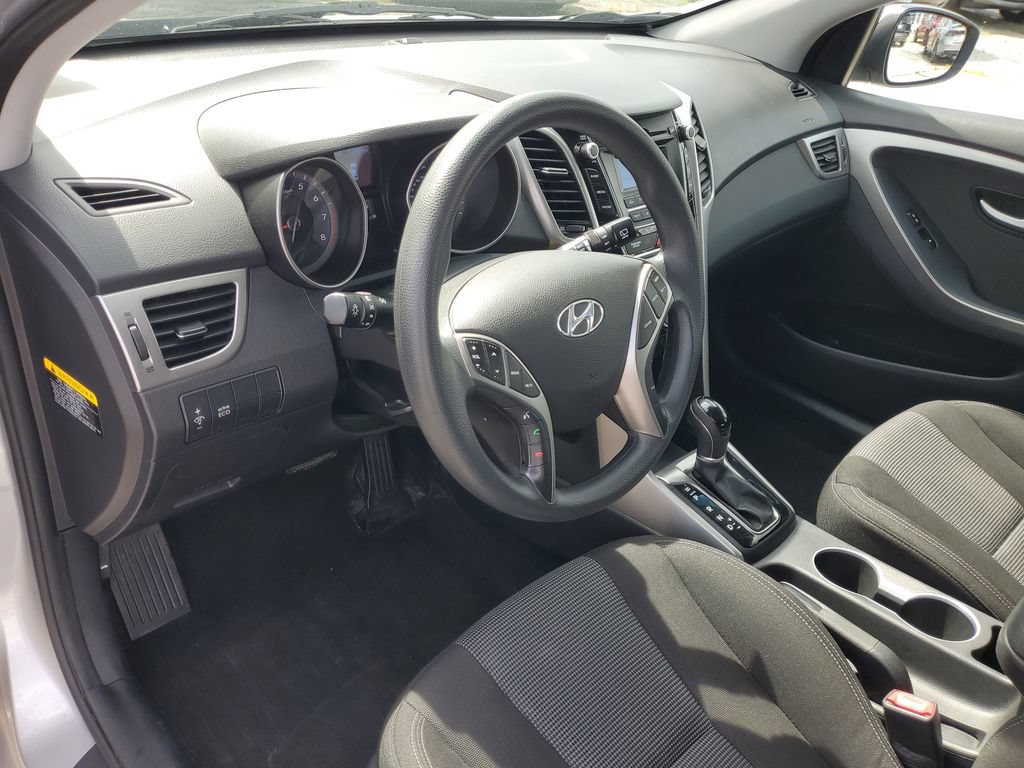 Used 2017 Hyundai Elantra GT FWD image 14