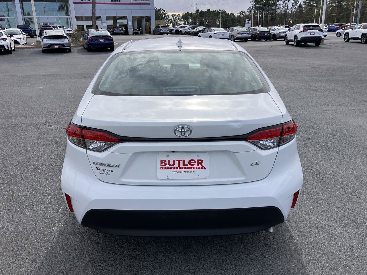 Used 2024 Toyota Corolla LE w/ LE Convenience Package image 4