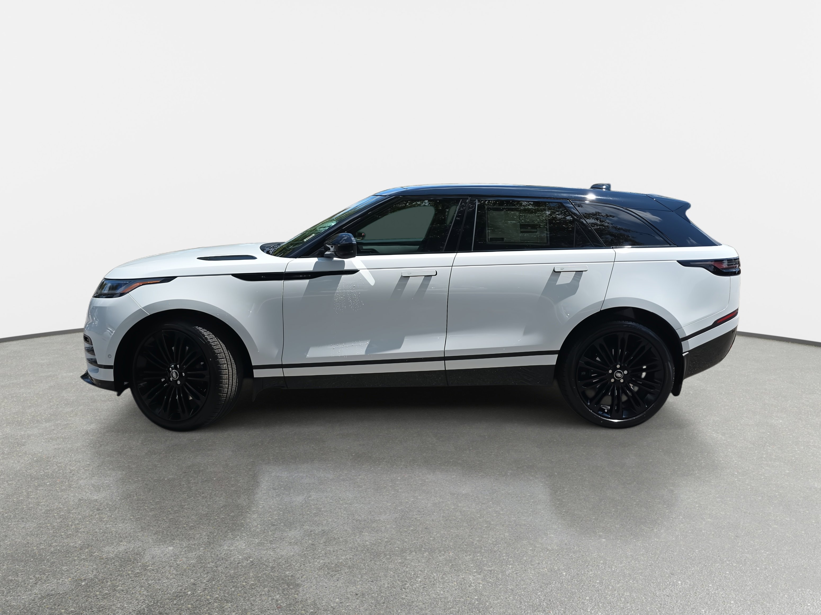 New 2026 Land Rover Range Rover Velar Dynamic SE image 8