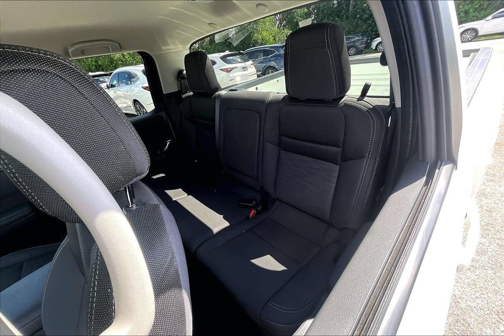 Used 2024 Nissan Frontier SV AWD/4WD image 34