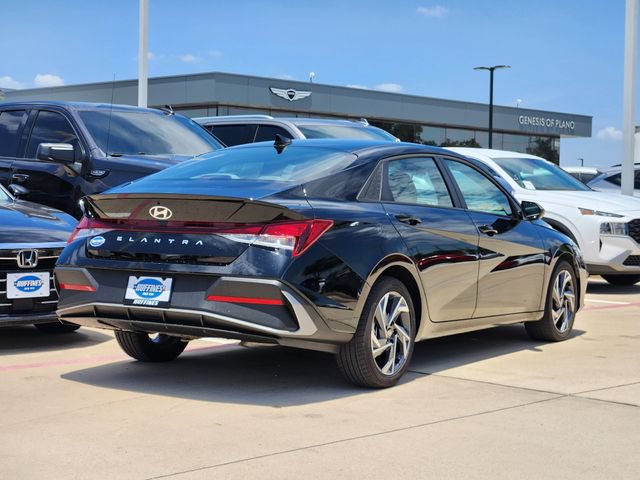 Certified 2025 Hyundai Elantra Sport FWD image 3