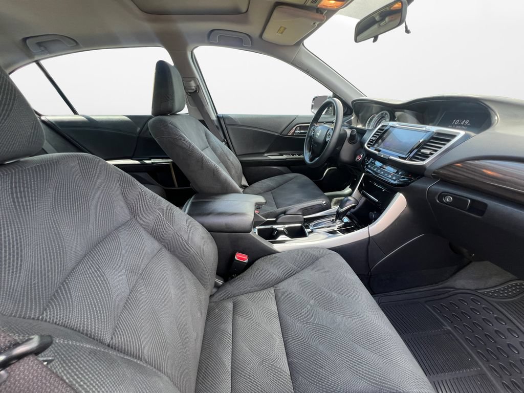 Used 2017 Honda Accord EX image 24