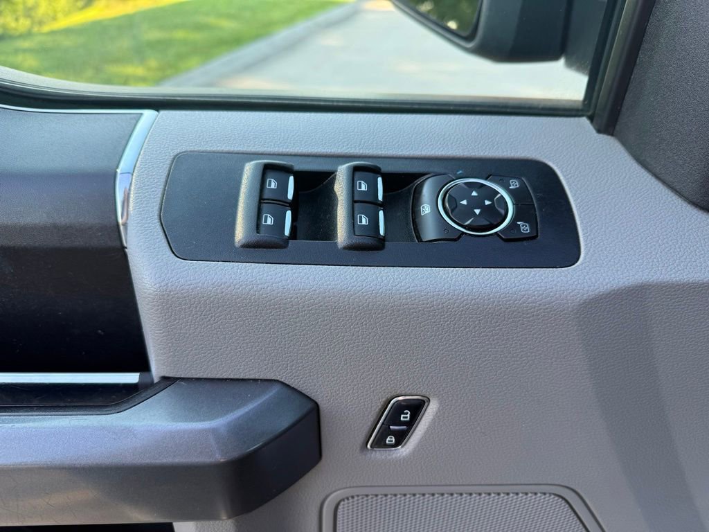 Used 2017 Ford F150 XLT AWD/4WD image 23