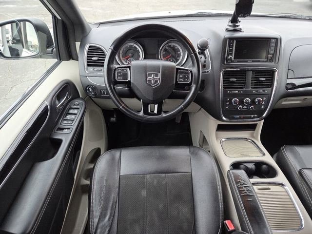 Used 2019 Dodge Grand Caravan SXT image 24