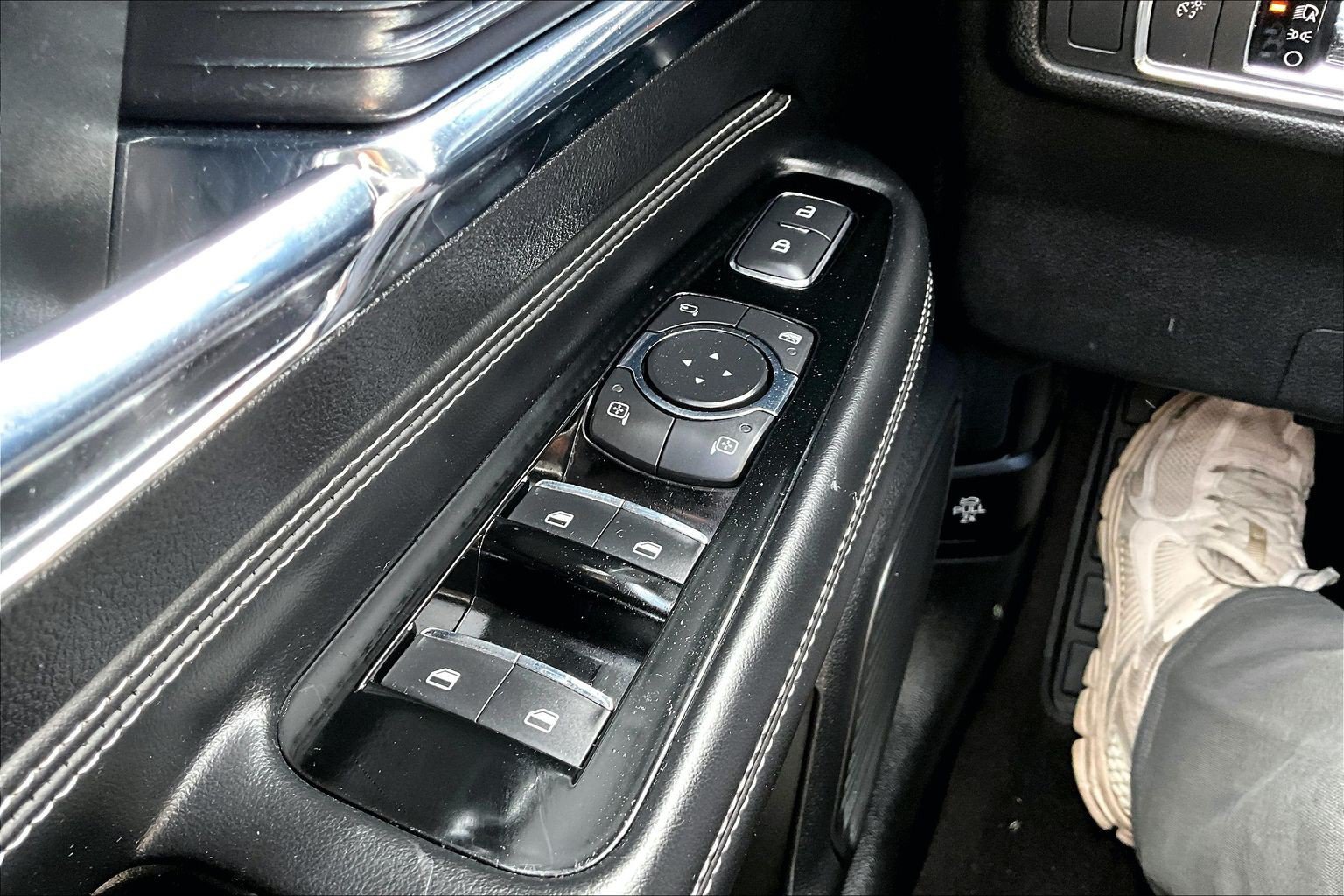 Used 2021 Lincoln Corsair AWD w/ Equipment Group 101A image 32