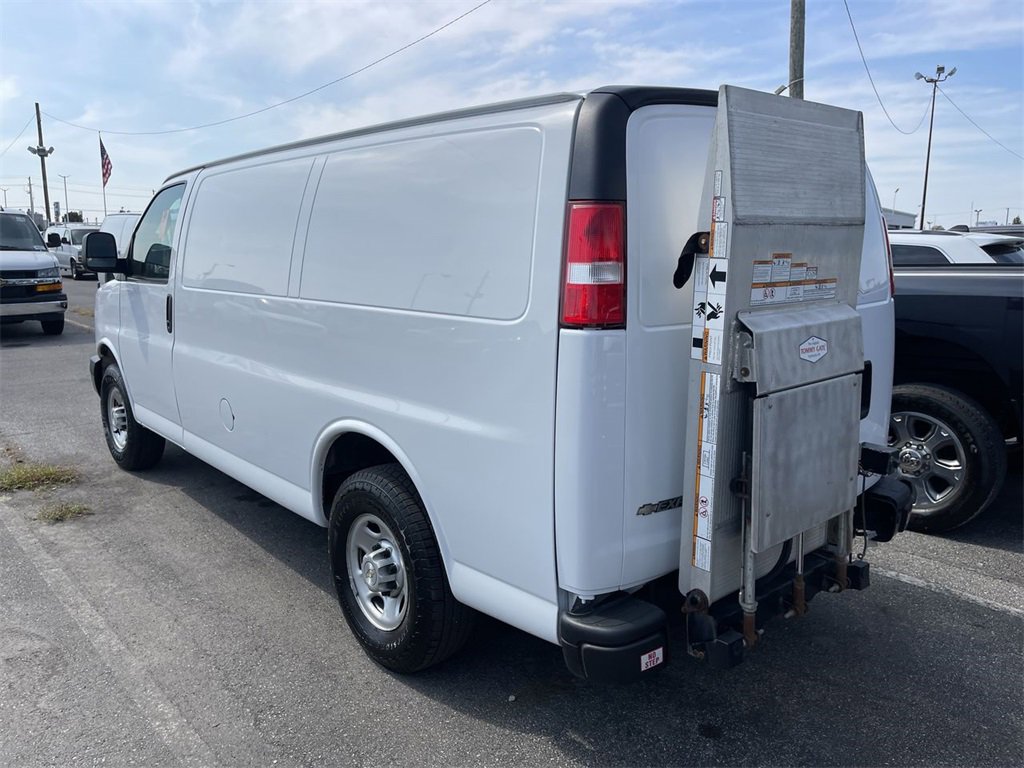 Used 2021 Chevrolet Express 3500 Work Van w/ Driver Convenience Package image 4