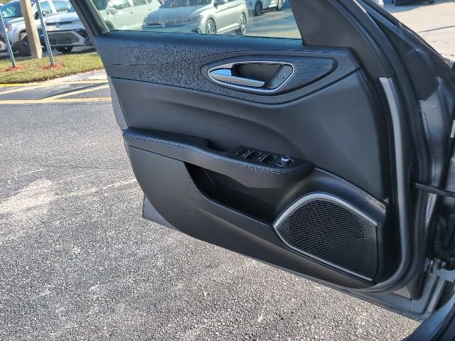 Used 2020 Alfa Romeo Giulia Sprint w/ Cold Weather Package image 23