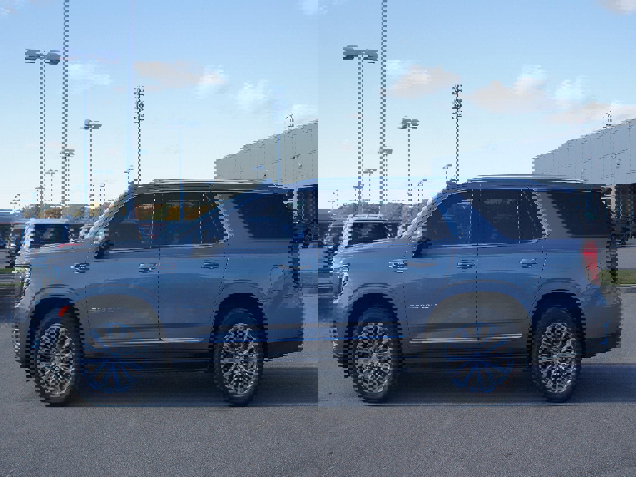 Used 2021 GMC Yukon Denali w/ Denali Premium Package image 14