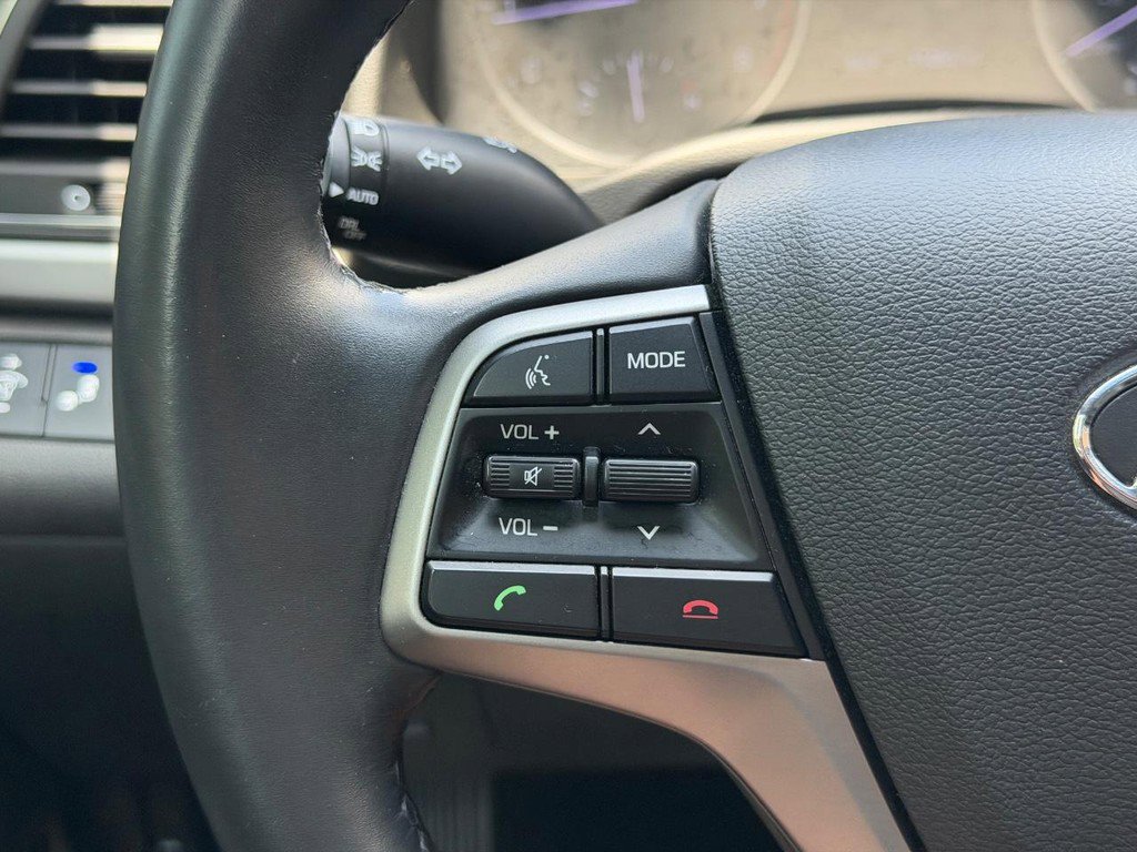 Used 2017 Hyundai Elantra Limited FWD image 16