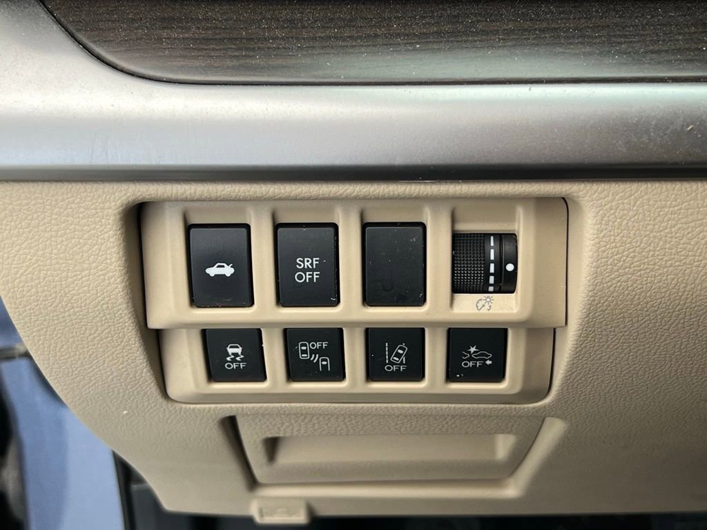 Used 2017 Subaru Legacy 2.5i Limited image 20