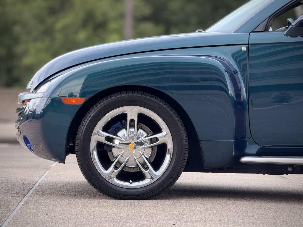Used 2005 Chevrolet SSR w/ Preferred Equipment Group RWD image 7