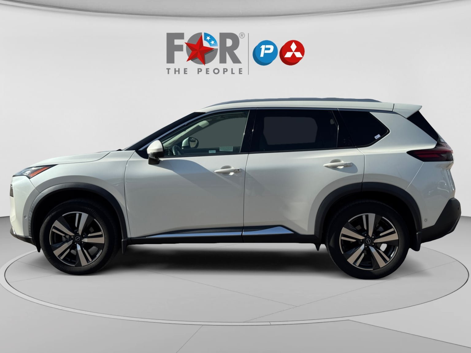 Used 2023 Nissan Rogue SL w/ SL Premium Package FWD image 2