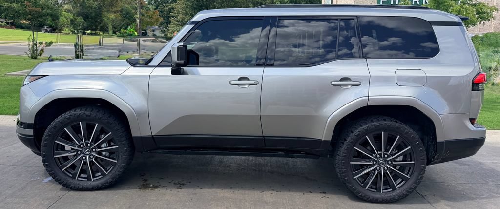 Used 2025 Lexus GX 550 AWD/4WD image 14