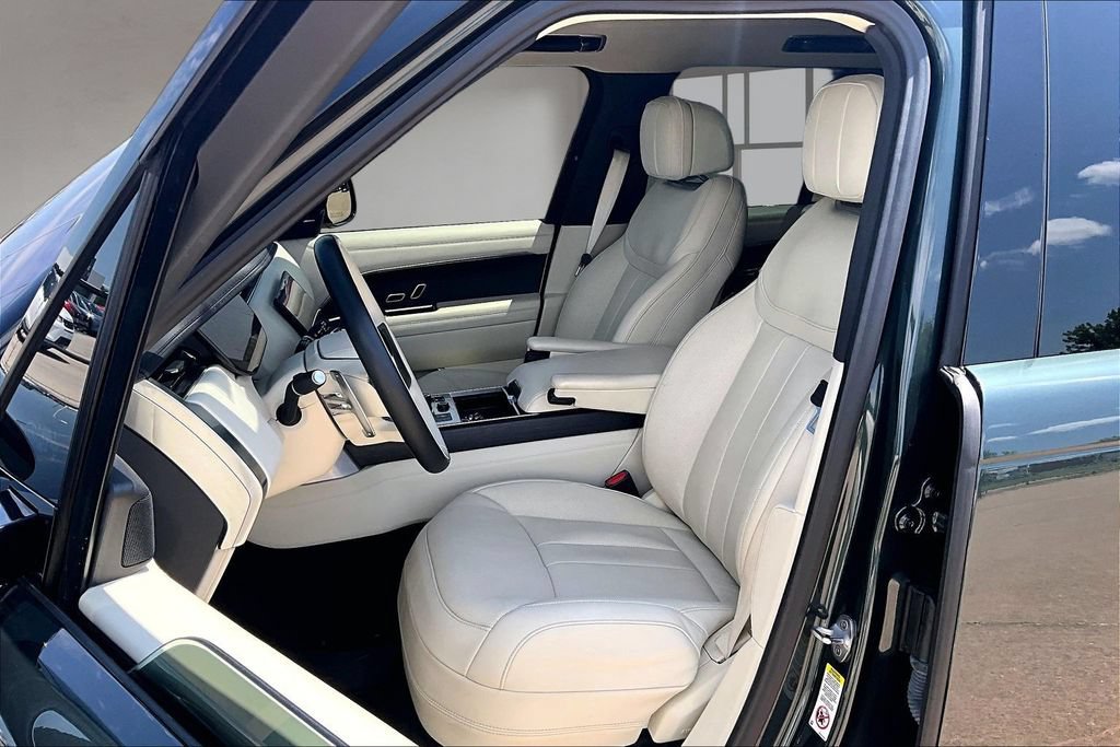 Certified 2023 Land Rover Range Rover SE AWD/4WD image 25