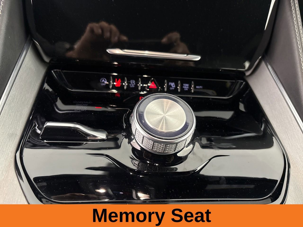 Used 2024 Jeep Wagoneer Series II AWD/4WD image 19
