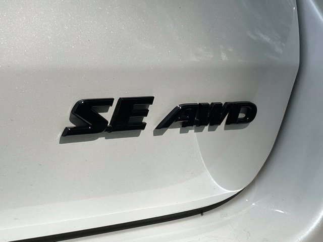 Used 2019 Toyota Highlander SE w/ Nightshade Edition AWD/4WD image 13