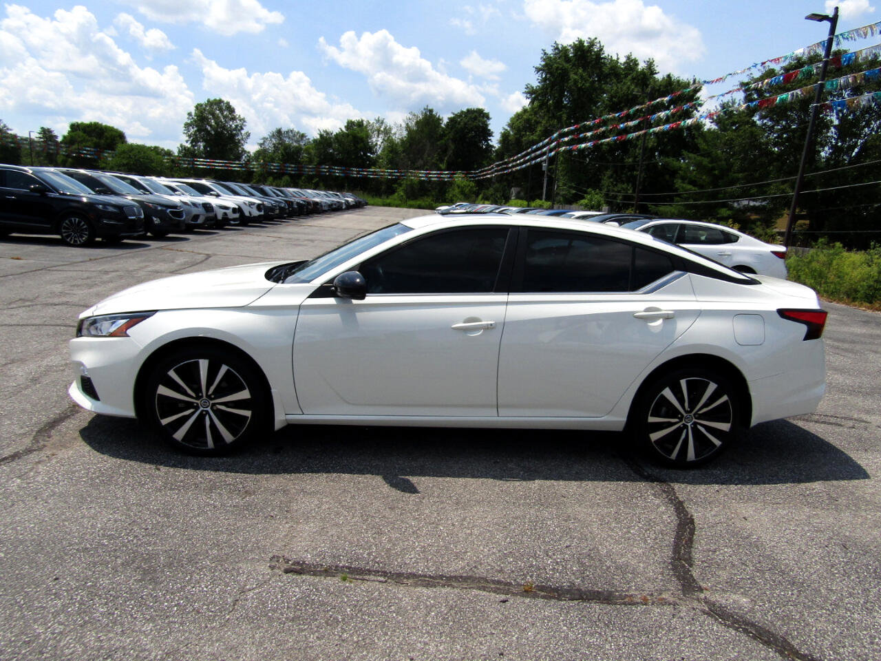 Used 2021 Nissan Altima 2.5 SR w/ SR Premium Package image 4