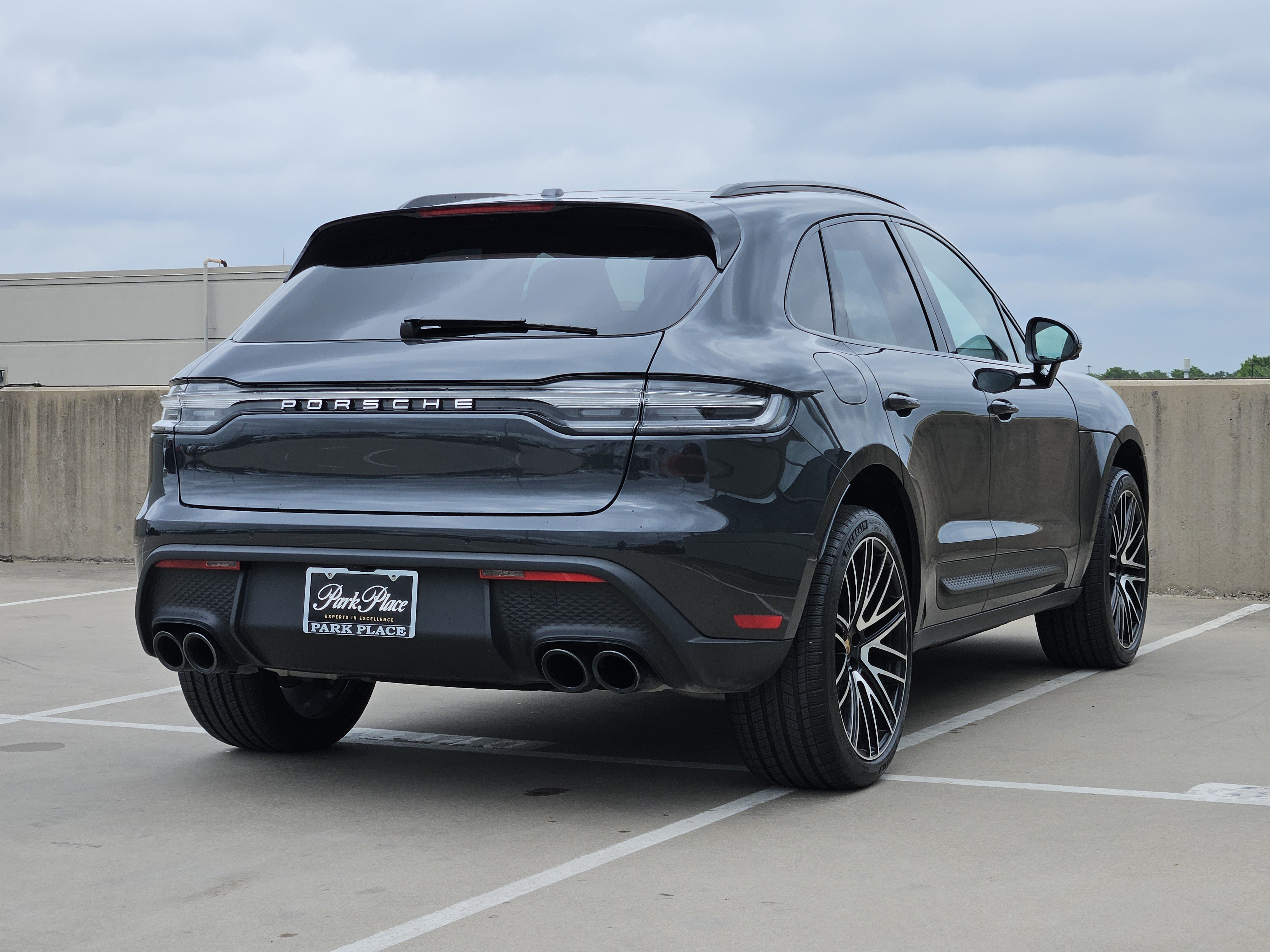 Certified 2026 Porsche Macan AWD/4WD image 8
