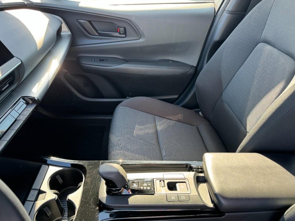 Used 2025 Toyota Prius LE image 13