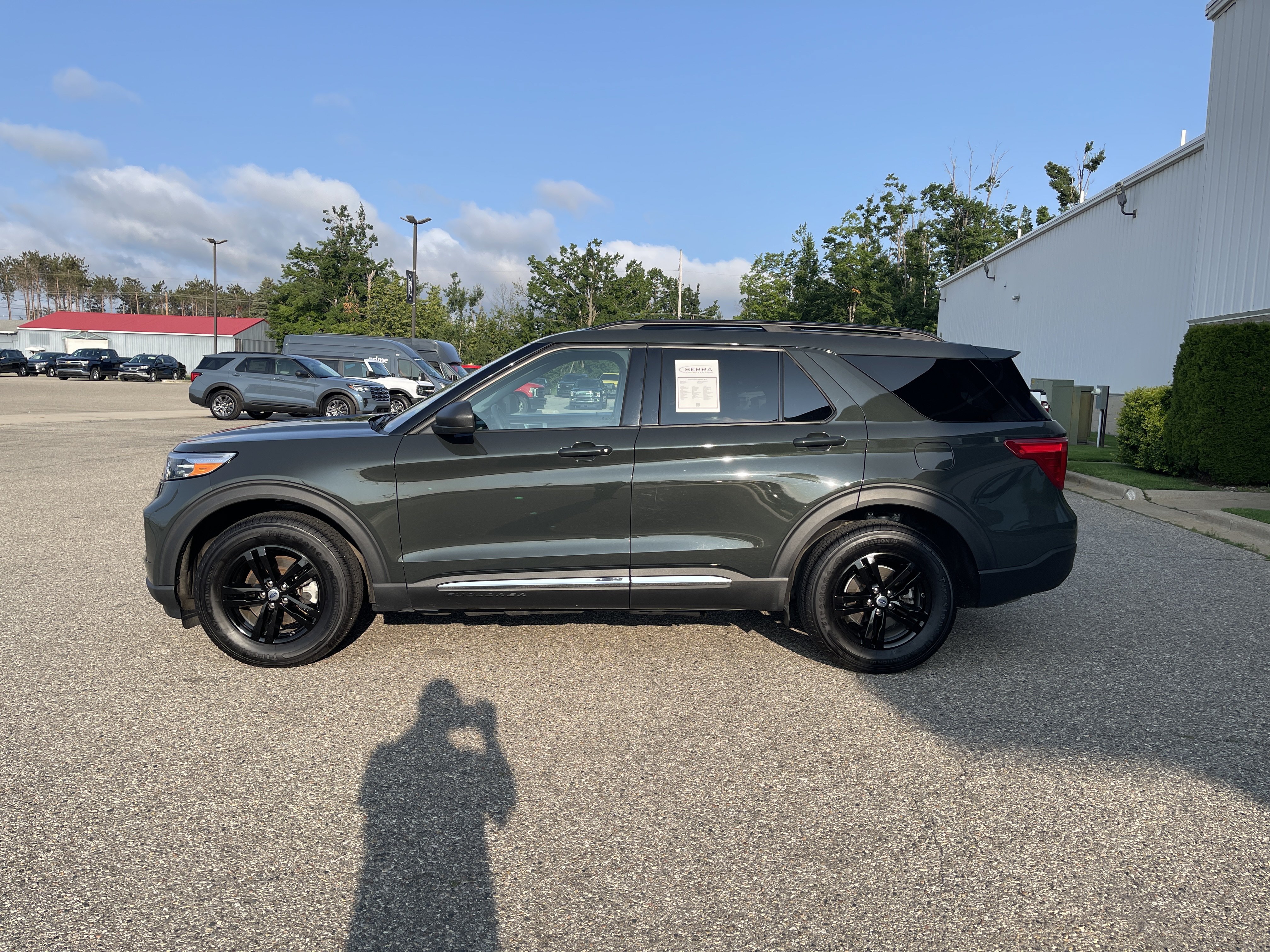 Used 2023 Ford Explorer XLT AWD/4WD image 6