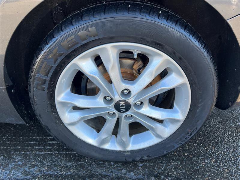 Used 2011 Kia Optima EX w/ Premium Pkg image 7