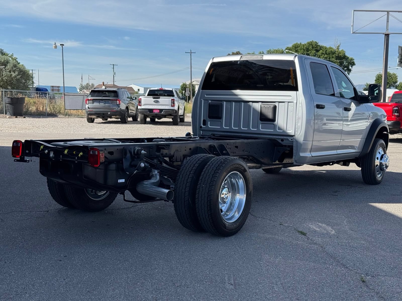 New 2027 RAM 4500 4x4 Crew Cab DRW w/ Laramie Trim Package image 6