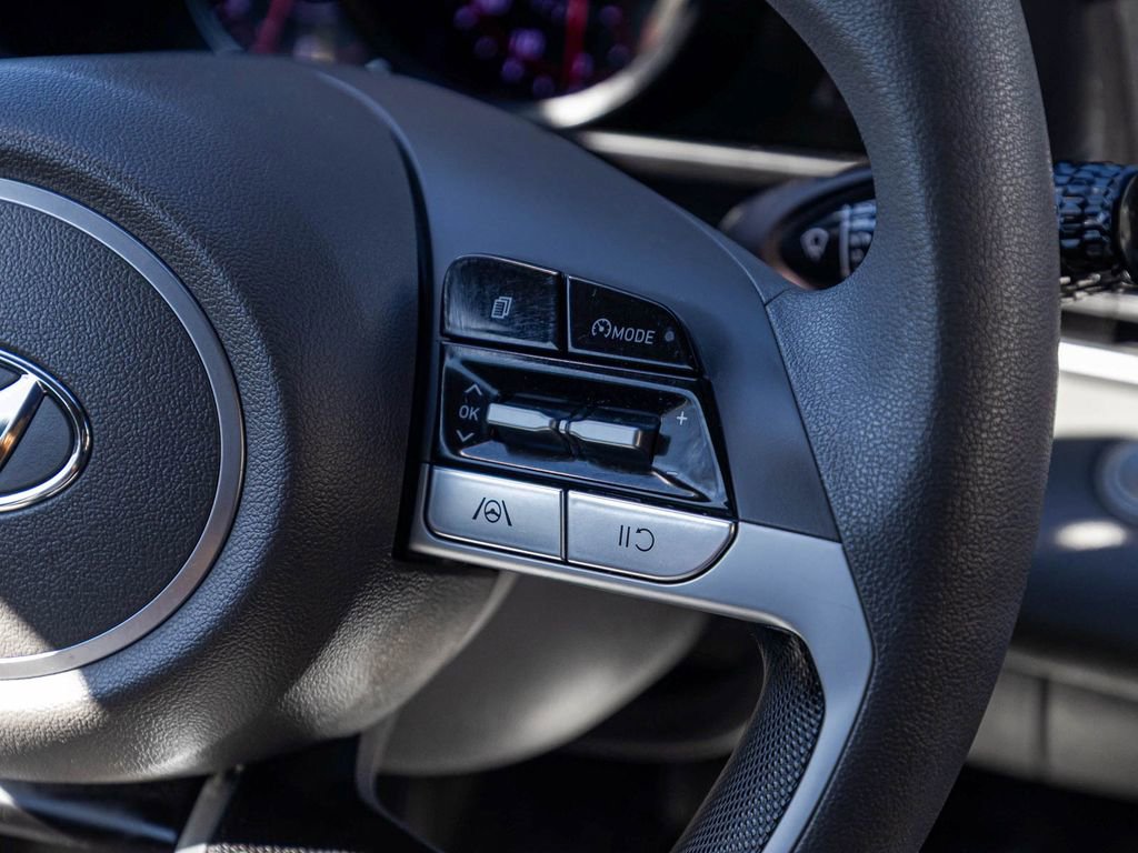 Used 2023 Hyundai Elantra SEL w/ Cargo Package image 23