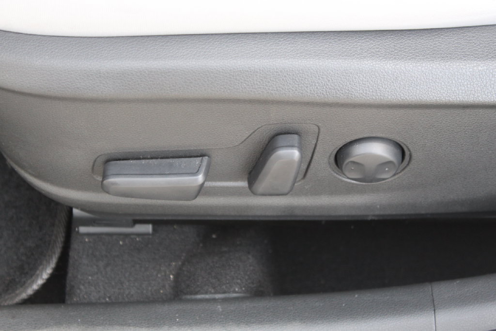 Used 2023 Hyundai Kona SEL FWD image 13