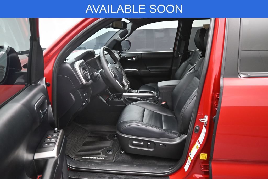 Used 2020 Toyota Tacoma Limited AWD/4WD image 9