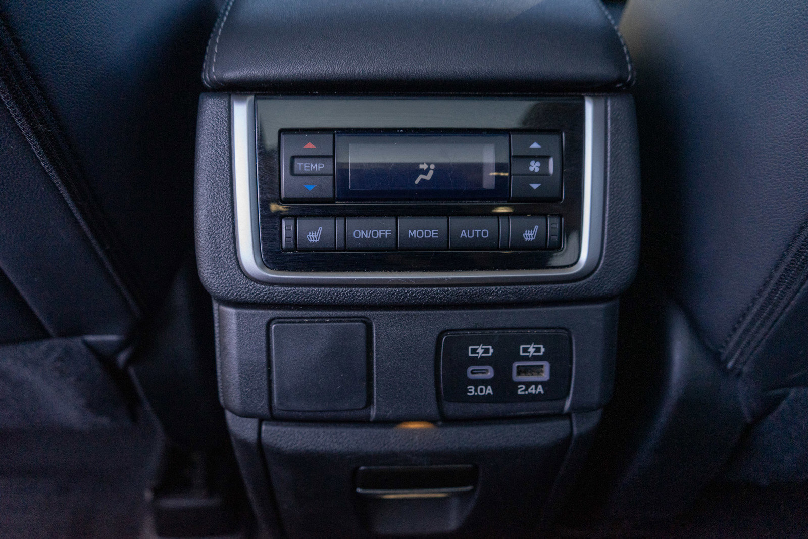 Used 2024 Subaru Ascent Limited w/ Technology Package AWD/4WD image 32