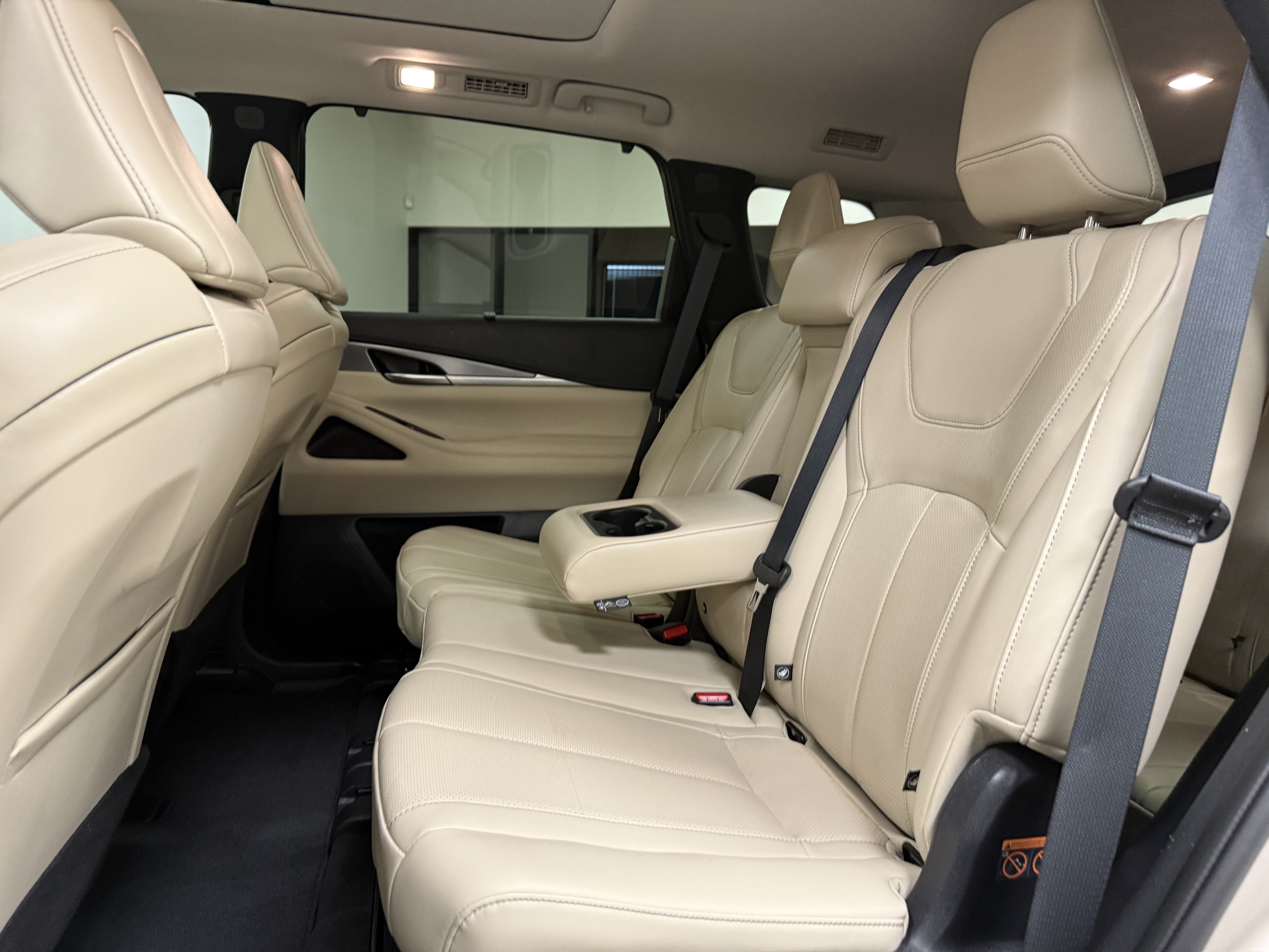 Certified 2024 INFINITI QX60 Luxe FWD image 16