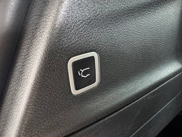 Used 2025 Chrysler Pacifica Limited FWD image 40