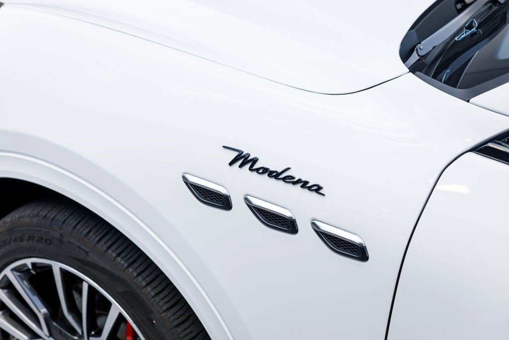 Certified 2023 Maserati Grecale Modena AWD/4WD image 39