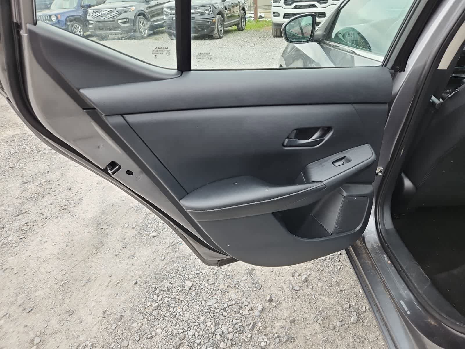 Used 2024 Nissan Sentra SV FWD image 27
