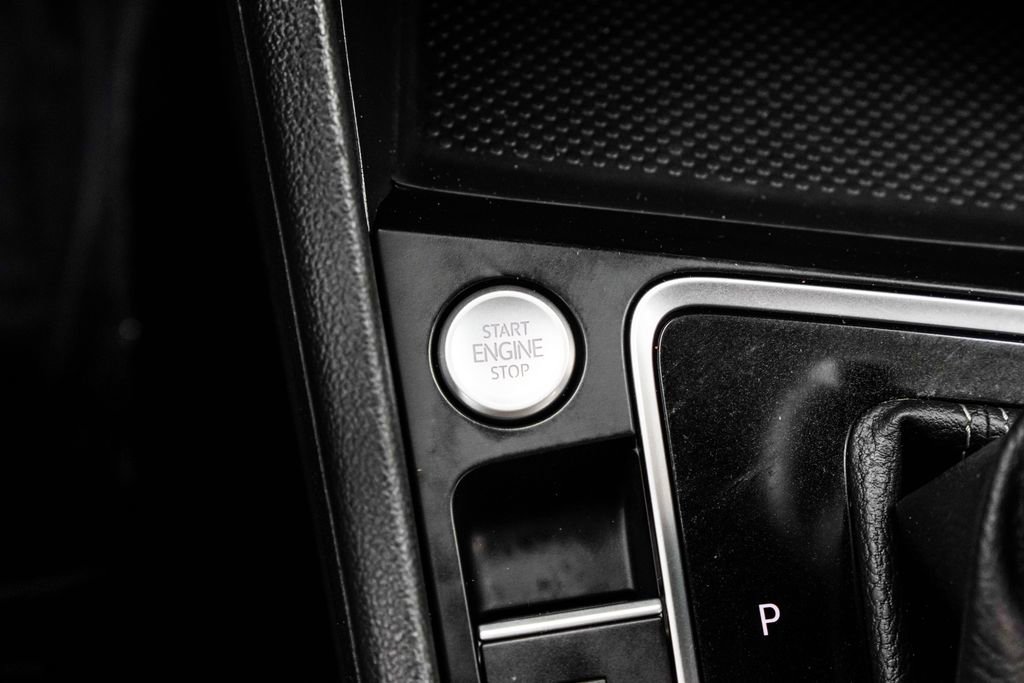 Used 2021 Volkswagen Jetta R-Line w/ R-Line Cold Weather Package image 26