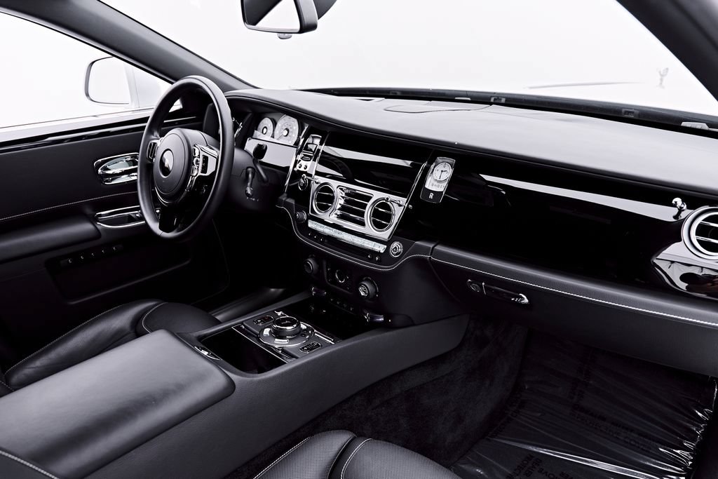 Used 2018 Rolls-Royce Ghost RWD image 52