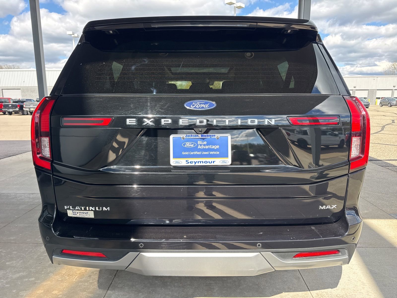 Certified 2025 Ford Expedition Max Platinum w/ Driver's Package AWD/4WD image 6