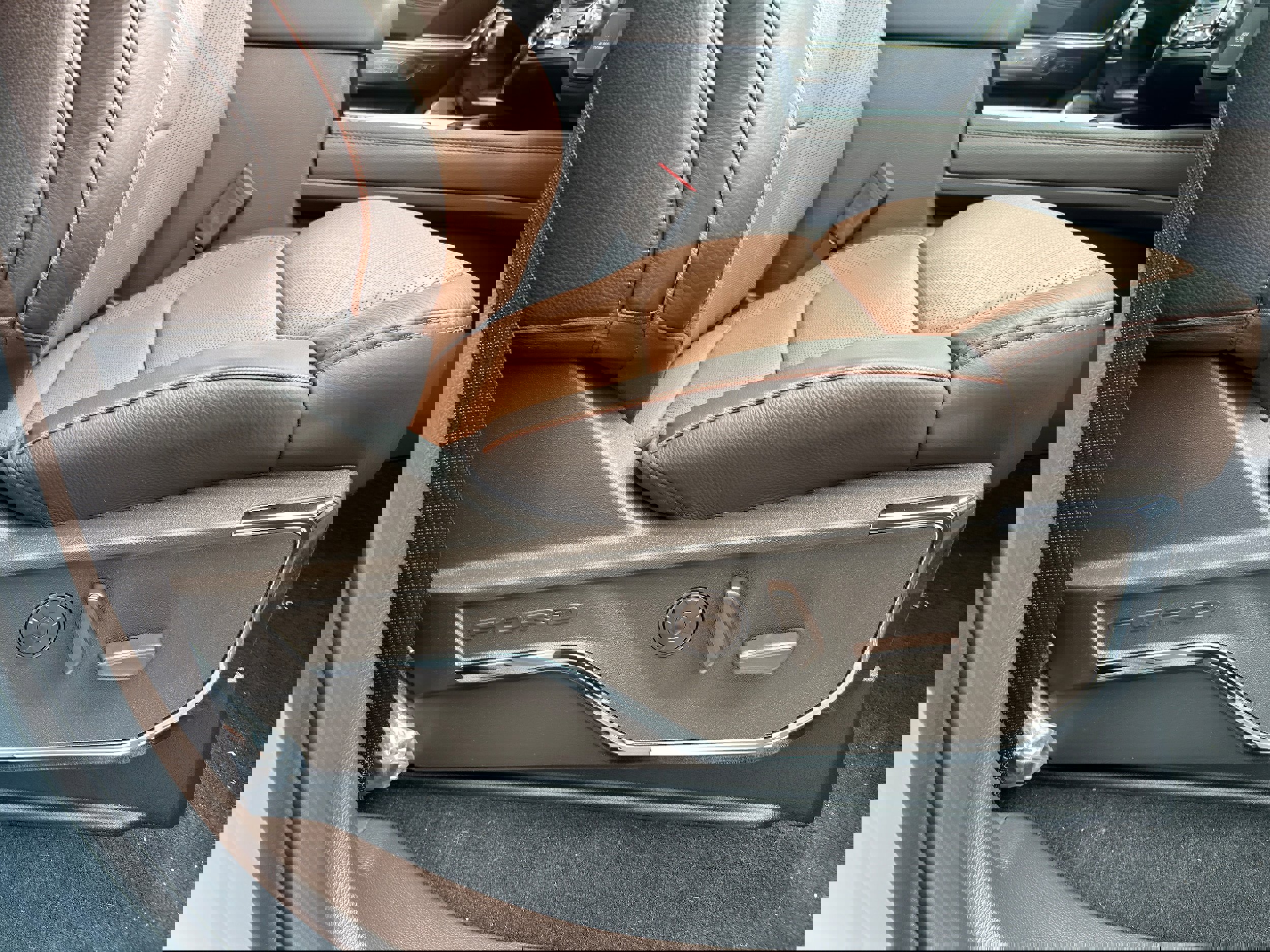 New 2025 Ford F250 King Ranch w/ Tremor Off-Road Package image 44