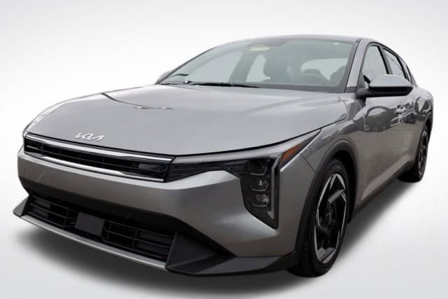 Used 2025 Kia K4 EX image 7