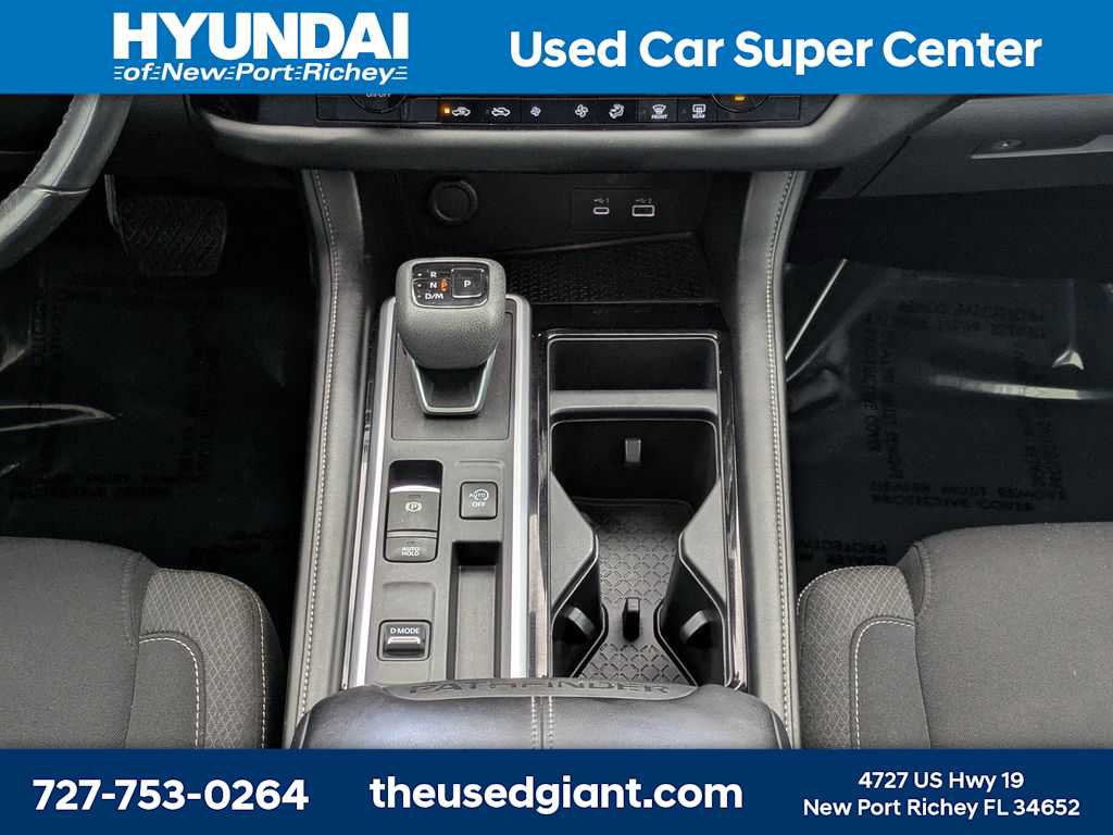 Used 2024 Nissan Pathfinder SV w/ Lighting Package (N92) FWD image 24