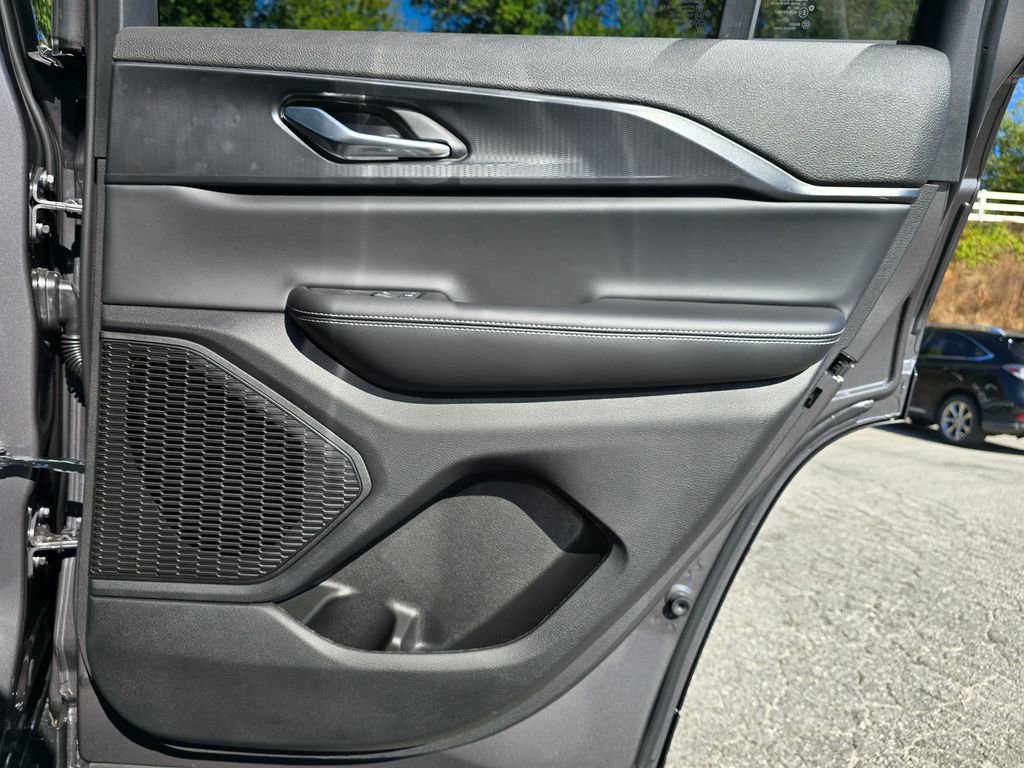 New 2025 Jeep Grand Cherokee Altitude image 38