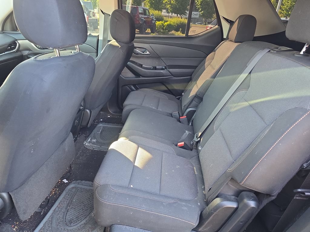 Used 2020 Chevrolet Traverse LS FWD image 10
