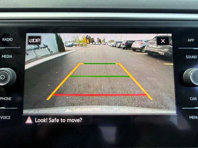 Certified 2021 Volkswagen Atlas Cross Sport SE image 17