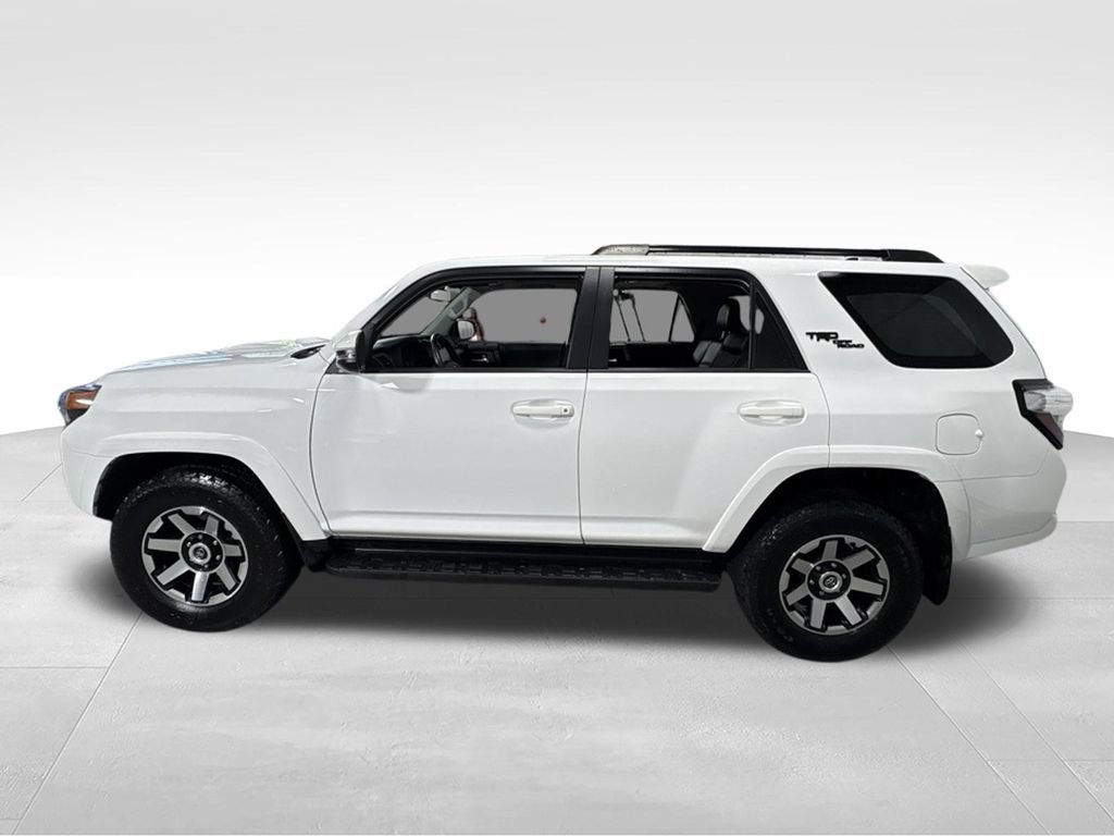Used 2022 Toyota 4Runner TRD Off-Road Premium AWD/4WD image 7
