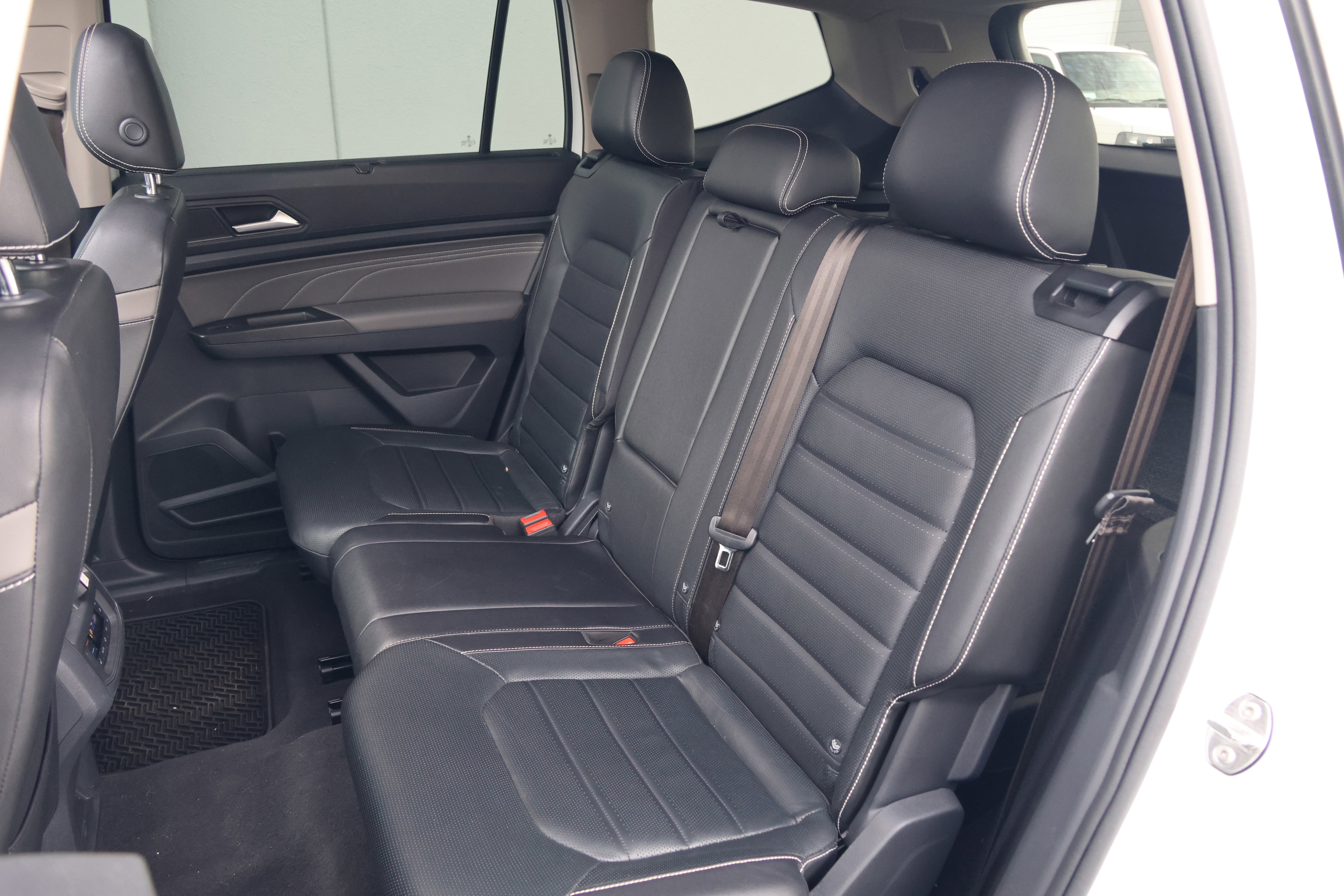 Used 2022 Volkswagen Atlas SEL Premium AWD/4WD image 35