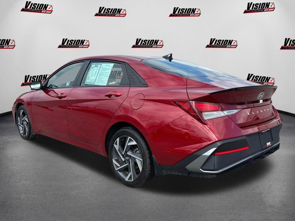 Certified 2025 Hyundai Elantra Sport image 7