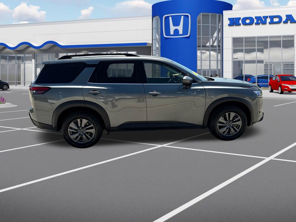 Used 2025 Nissan Pathfinder SV image 10