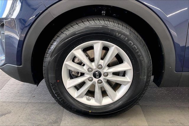 Used 2019 Kia Sorento FWD image 8
